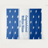 ブルーとホワイトの名前 卒業おめでとう タペストリー (正面(横))