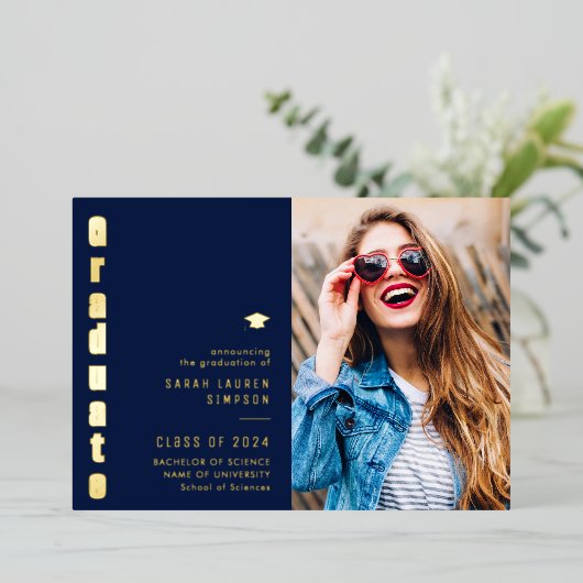 ブルーと金ゴールドフォイルの卒業発表 箔招待状 (立ち正面)