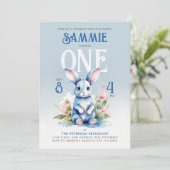 ブルーのウサギの花の誕生日パーティーの水彩画 かわいい 招待状 (スタンド正面)
