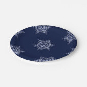 ブルーのスノーフレーパターン(の模様が)あるク(中)サイズの紙プレート ペーパープレート (アングル)