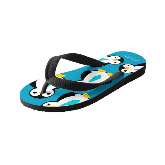 ブルーのネクタイを締めたかわいい赤ちゃんペンギン キッズビーチサンダル (アングル)