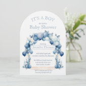 ブルーのバルーンアーチのベビーシャワー It's a BOY 招待状 (スタンド正面)