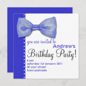 ブルーのボウタイの誕生日パーティーへの招待状です。 招待状 (正面/裏面)