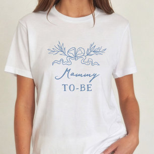 ブルーのボタニカルリボンのMommy+To+Beベビーシャワー Tシャツ