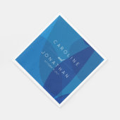 ブルーのモダンアブストラクトアートを使ったユニークなオーダーメイドウェディング スタンダードランチョンナプキン (角)