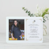 ブルーのラトル フォト ベビーシャワー 招待状 (スタンド正面)