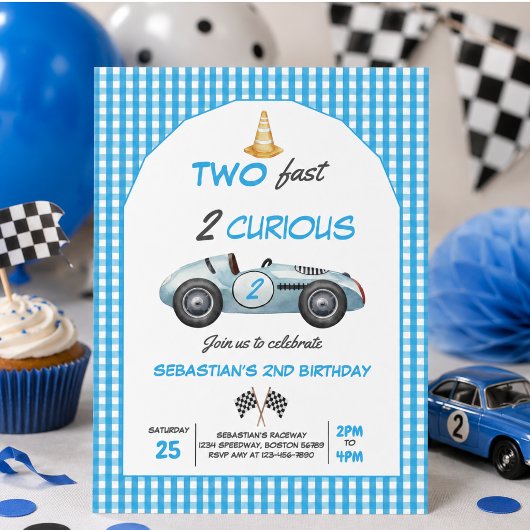 ブルーのレーシングカーの2歳の誕生日招待状「Two Fast」 招待状