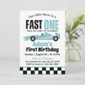 ブルーのレーシングカーブルーワン 男の子の1歳の誕生日パーティー 招待状 (スタンド正面)