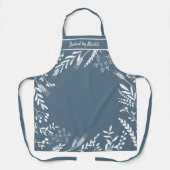 ブルーの個性的な花のリースがプリントされたオリジナルのエプロン エプロン (正面)