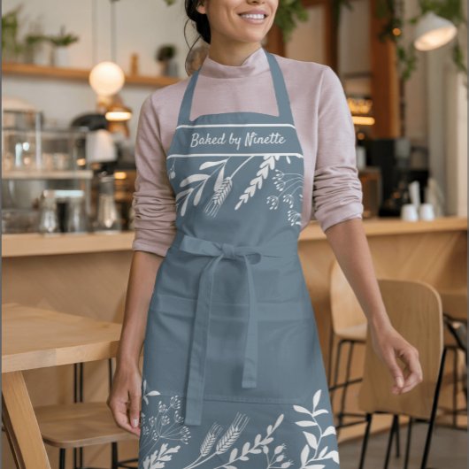 ブルーの個性的な花のリースがプリントされたオリジナルのエプロン エプロン