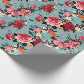 ブルーの背景に施されたヴィンテージのバラと花 ラッピングペーパー (角)