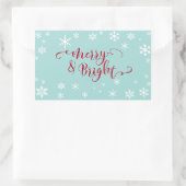 ブルーの背景に白い雪の結晶と赤いメリー&ブライト 長方形シール (バッグ)