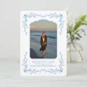 ブルーの花枠 海岸の卒業おめでとうカード 招待状 (スタンド正面)