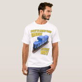 ブルーの車掌車をお仕事に連れてきて記念日 (Blue Caboose) Tシャツ (正面フル)