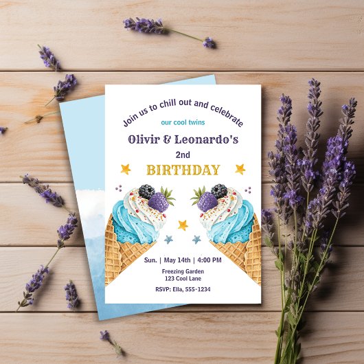 ブルーアイスクリームスクープ2人の男の子の誕生日双子 招待状
