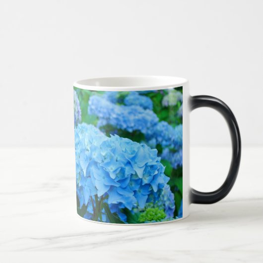 ブルーアジサイの花の変形マグカップ モーフィングマグカップ (右)
