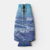 ブルーアトランティック海波雲天空の写真 ボトルクーラー (裏面)