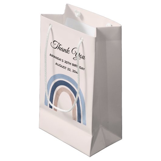 ブルーアンドピーチレインボーホー誕生日サンキュー スモールペーパーバッグ (正面アングル)