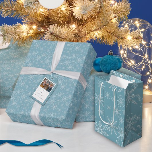 ブルーアンドホワイトスノーフレークホリデー抱き枕 ミディアムペーパーバッグ