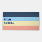 ブルーイエローとコーラルピンクストライプのパターン デスクマット (正面)