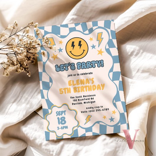 ブルーイエローグルーヴィ市松模様にスマイルレトロ誕生日 招待状