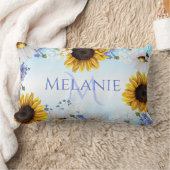 ブルーイエローサンフラワーワイルドフラワーモノグラム ランバークッション (ブランケット)