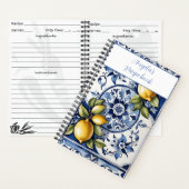 ブルーイタリアンタイルとレモンあなたの名前レシピ ノートブック (内側)