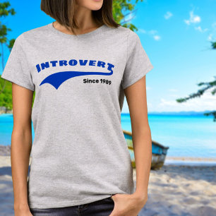 ブルーイントロバートタイポグラフィスウシュカスタムー日付 Tシャツ