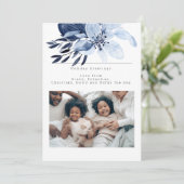 ブルーウィンターフラワー開花フォトカパーソナライズされたード 招待状 (スタンド正面)