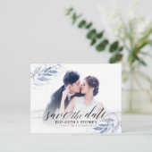 ブルーウォーターカラーの葉の結婚式セーブデートフォト ポストカード (スタンド正面)