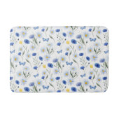 ブルーウォーターカラーの野の花の草原パターン バスマット (正面)
