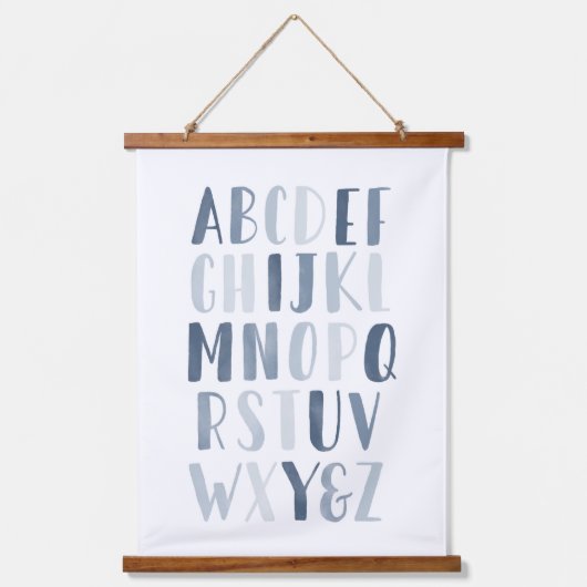 ブルーウォーターカラーアルファベットABCボーイ子供部屋デコール 吊り下げ型タペストリー (正面)