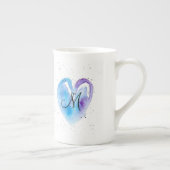 ブルーウォーターカラーハートモノグラム ボーンチャイナマグカップ (右)