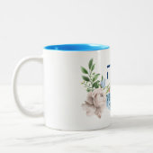 ブルーウォーターバラ名(英語とヘブライ語) ツートーンマグカップ (左)