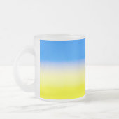 ブルーウクライナインスパイア平和アンチ戦争 フロストグラスマグカップ (左)