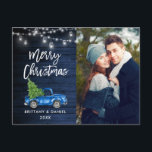 ブルーウッドブラシ台車ライトクリスマス ポストカード<br><div class="desc">木筆素朴水彩ヴィンテージトラッククリスマスツリー – メリークリスマスカップル写真はがき、メイソン・ジャー・ストリングライト付き。ブルー・トラック、ブルー・ウッド。</div>