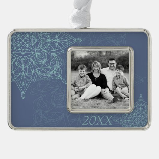 ブルーエレガントの冬のスノーフレークデザイン シルバープレートフレームオーナメント (正面)