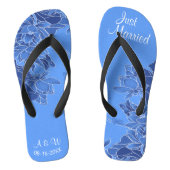 ブルーエレガントチノイスリー結婚シックたった今結婚しました ビーチサンダル (フットベッド)