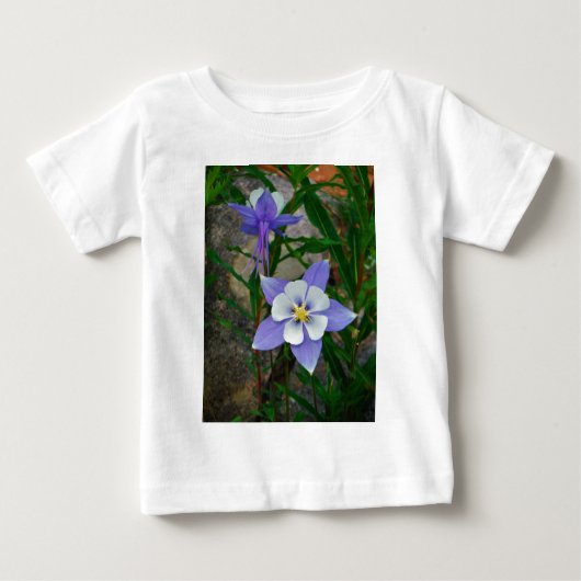 ブルーオダマキ(植物) ベビーTシャツ (正面)
