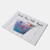 ブルーカカラフルゴのハンガーで畳んだ洗濯物 ドアマット (アングル)