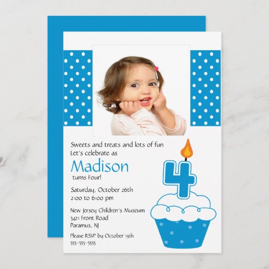 ブルーカップケーキフォト4th誕生日招待状 招待状 (正面/裏面)