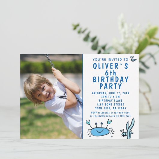 ブルーカニシーアニマルシェルボーイフォト誕生日イン 招待状 (スタンド正面)