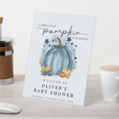 ブルーカボチャ彼の方法で男の子の赤ちゃんシャワー歓迎 台座サイン (インサイチュ)