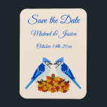 ブルーキスをするジェイズ秋の結婚式カスタム マグネット<br><div class="desc">この素晴らしSave the Dateのグ結婚ラネットは可愛いBlue Jaysのペアを特徴とする。カラス家の鳥で、頭に美しい明るい青の羽と紋が付いている。くちばしは黒く、腹は青い灰色。鳥は向き合ってほとんどキスをするだ。その間には秋のオーク離れのが積み重ねられ、その愛の象徴であるドングリ独身のンが、秋中に鳥が引き受けたドングリの収集を反映している。特に秋祝や秋の間に結婚のAのための素敵なデザイン。幸せカスタムなカップルの名前と日付でこのデザインをパーソナライズすることができ結婚る文字がある。</div>