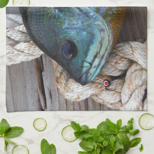 ブルーギルの魚を波止場とロープに キッチンタオル (折り畳み)