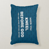 ブルークネールウィーゴッド祈りの言葉 アクセントクッション (正面(垂直))