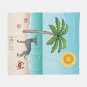 ブルーグイタリアンレイハウンドアットトロピカルサマービーチ フリースブランケット (正面(横))