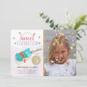 ブルーグミベアお菓子すしガールフォト誕生日 招待状 (スタンド正面)