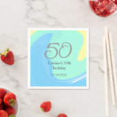 ブルーグリーングレー50th誕生日を追加する名前レトロ スタンダードカクテルナプキン (インサイチュ)