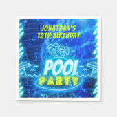 ブルーグリーンネオン白熱［赤熱］光を放つボーイズ誕生日プールパーティー スタンダードカクテルナプキン (正面)